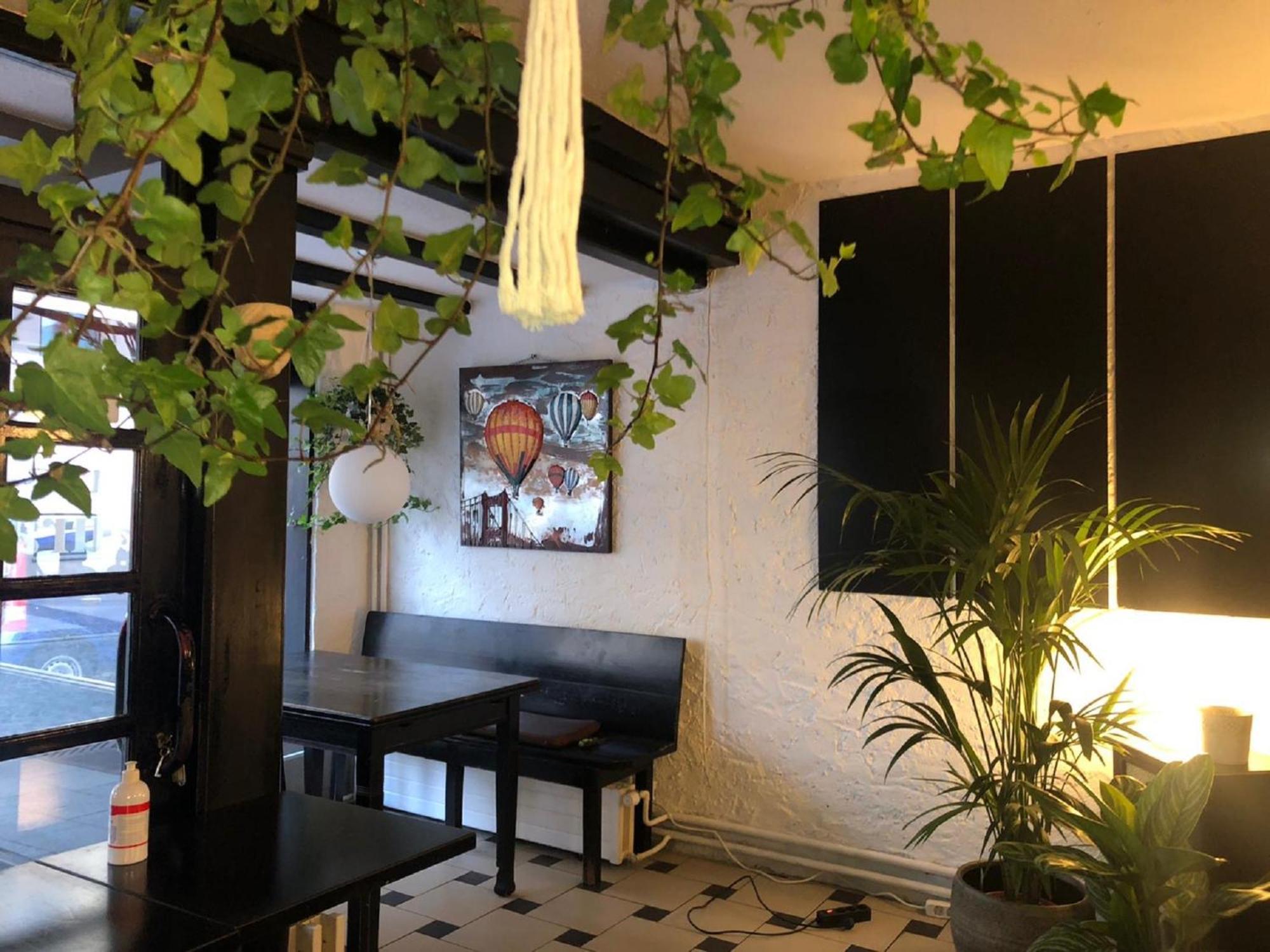 Hotel Cafe Rhoenperle باد نيوشتاد أن دير سال المظهر الخارجي الصورة